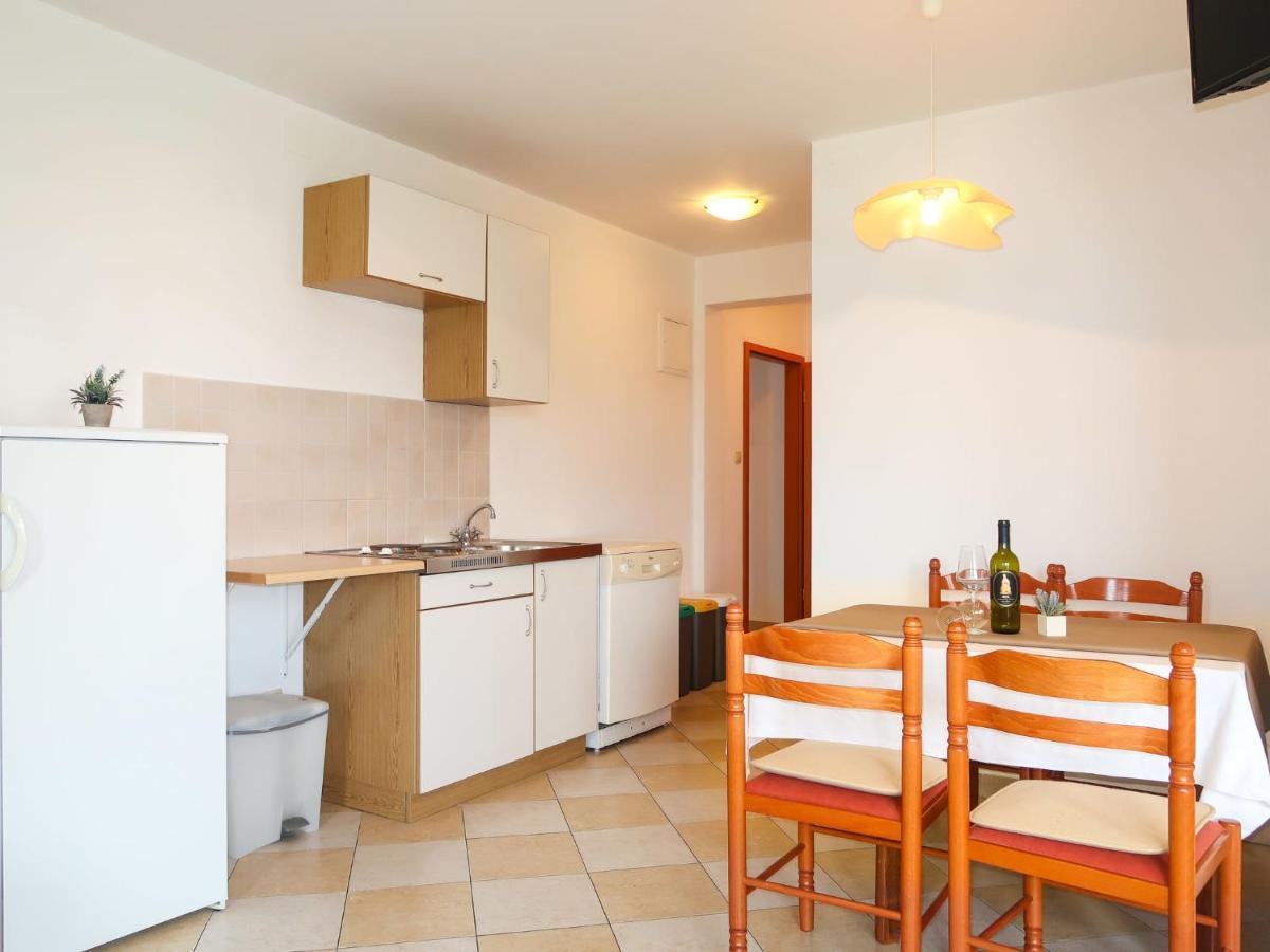 Marija - Vrb102 By Interhome